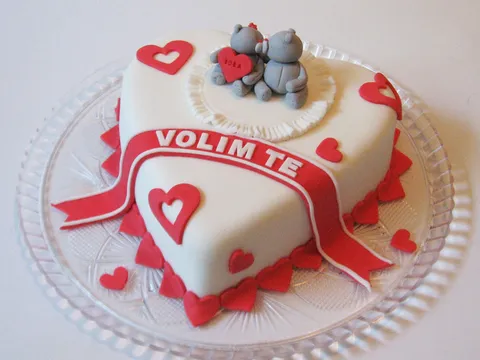 opet jedna "volim te" torta