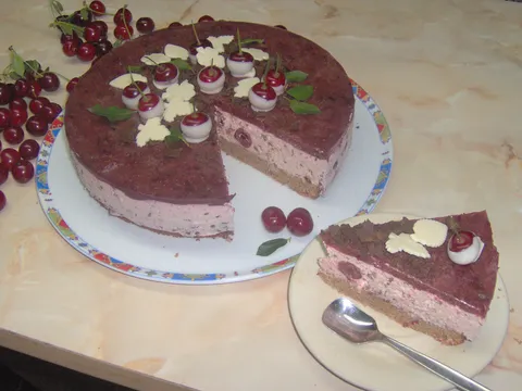 Torta od višanja sa pavlakom