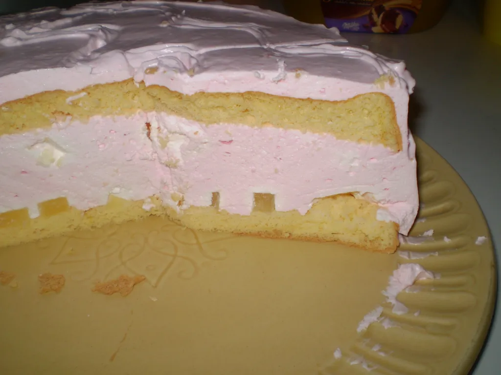 jogurt torta s ananasom