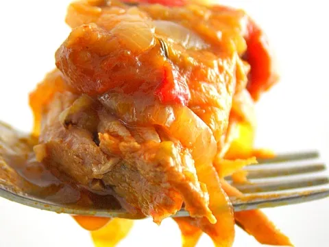 Gulas od svinjetine i paprika po Jamie Oliveru