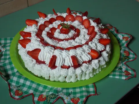 MAJSKA ŠARLOTA