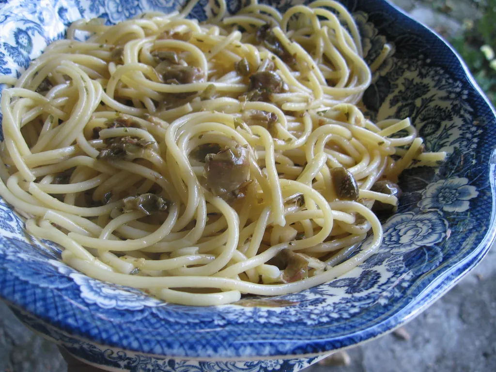 Spageti s kaparima