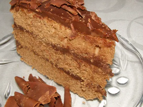Čokoladna torta s rumom