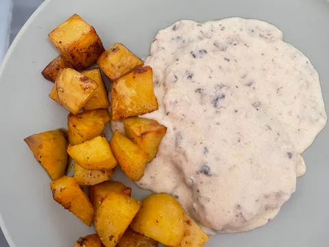 Svinjetina u umaku od gljiva s krumpirom