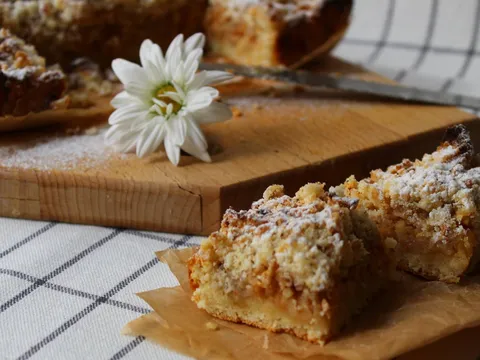 Mrvičasta pita od jabuka by Milicza