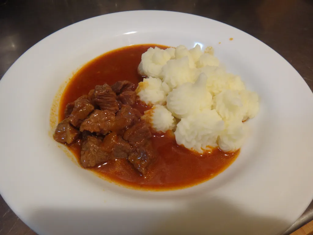 gulash i pire