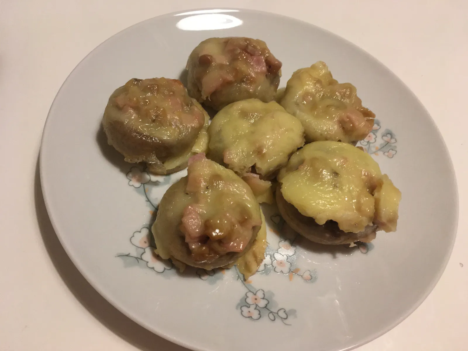 Punjeni šampinjoni