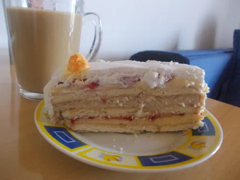 Lijena torta sa jagodama