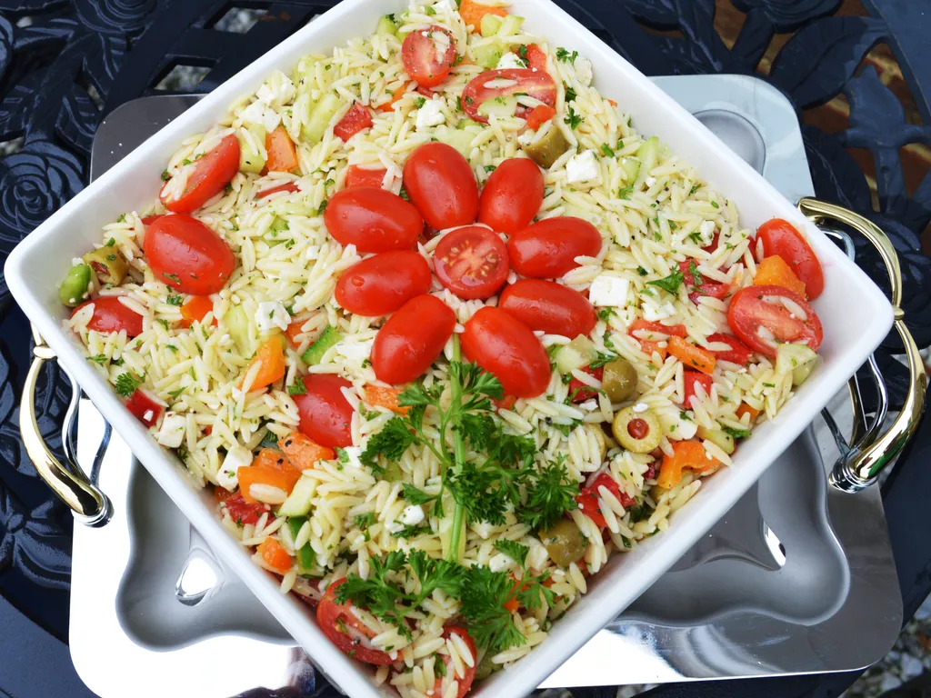 Orzo salata