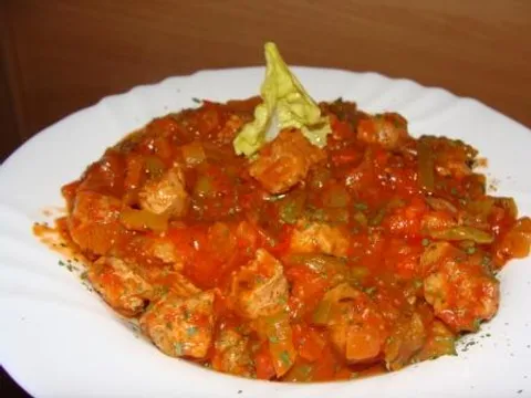 Gulaš od sojinih komadića i paprike
