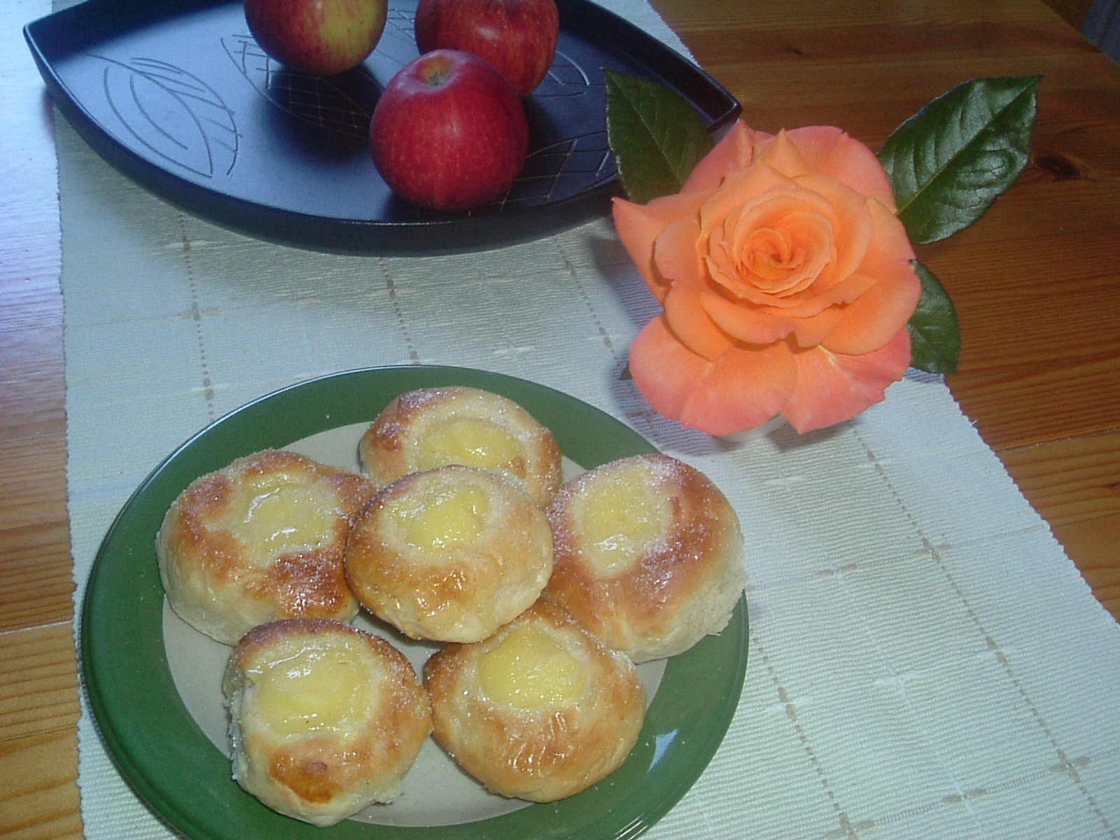 Bullari sa kremom od vanilije - Coolinarika