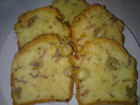 Slani kolac(cake) sa maslinkama