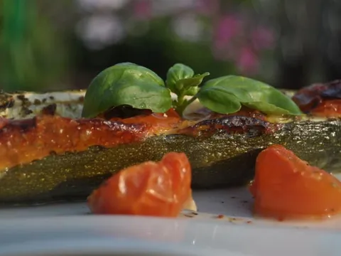 Tikvice sa paradajzom i mozzarellom