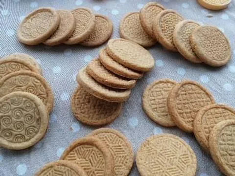 Pečat keksi s medom i bademima