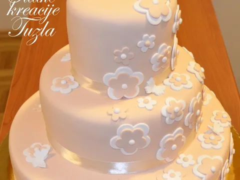 Svadbena torta.