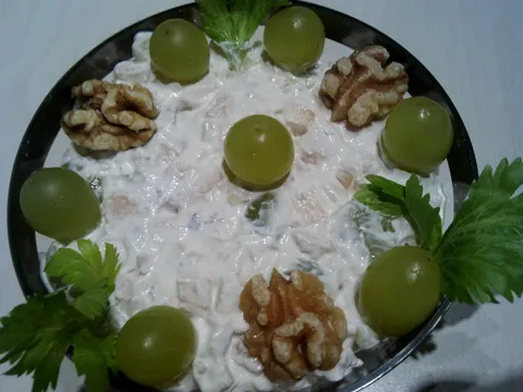 Waldorf salata