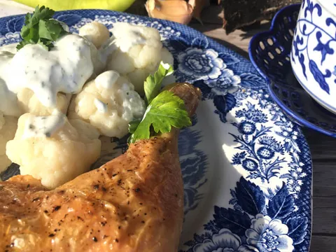 Piletina sa karfiolom u sosu od mirođije