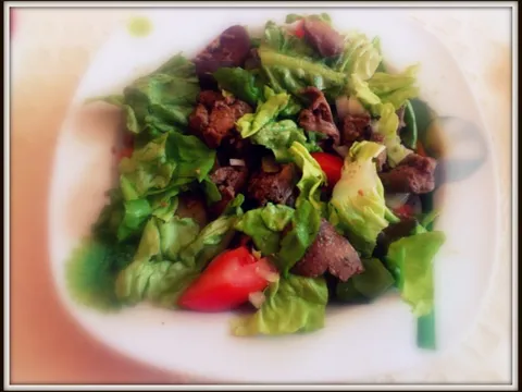 Salata sa pilecom jetricom/dzigericom