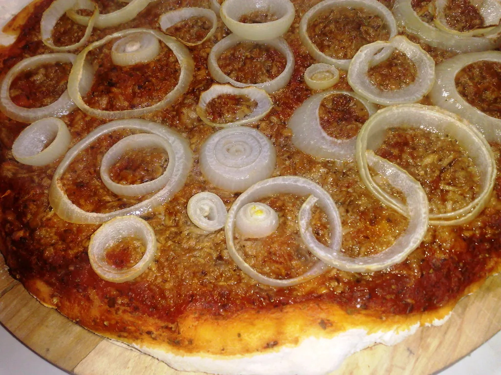 Pizza sa tunjevinom