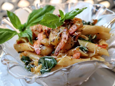 Pasta sa škampima i spanaćem