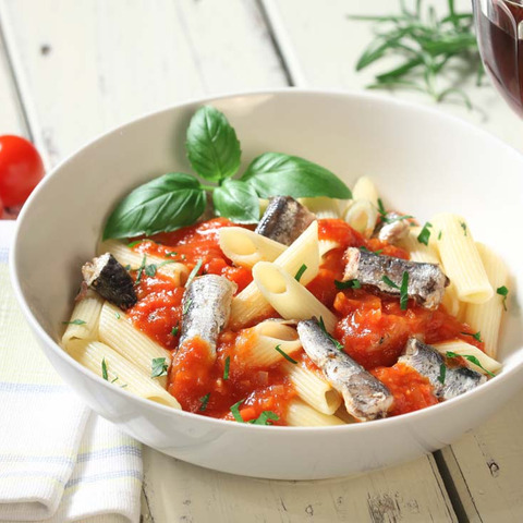 Penne cu sardine si sos mediteranean