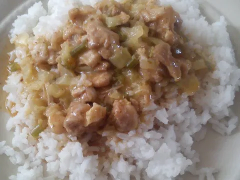 Pileći etouffee