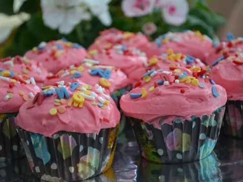 Rainbow cupcakes