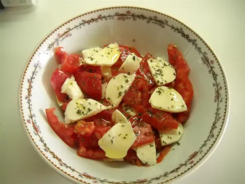 MOZZARELA SALATA