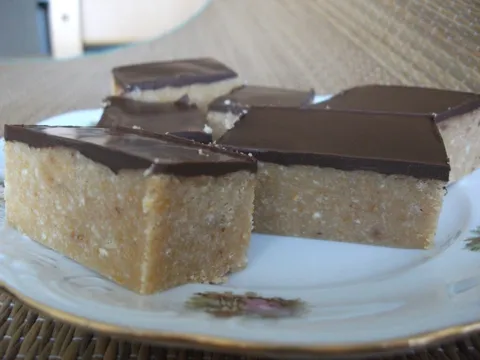 BAJADERA SA KARAMEL BOMBONAMA