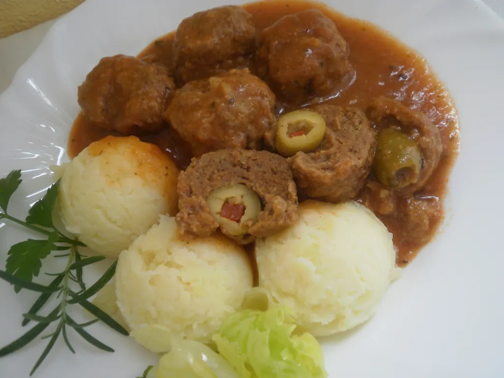 Okruglice ♥ ćufte s maslinama u umaku od vina