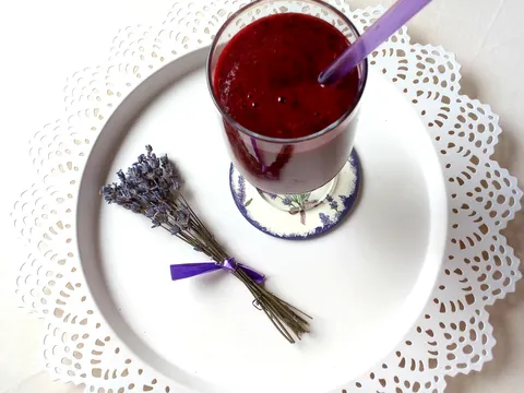 Smoothie šumsko voće, kruška i breskva