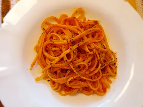 Arrabbiata tjestenina