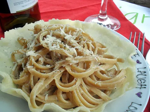 Cacio e pepe - omaž A. Bourdainu