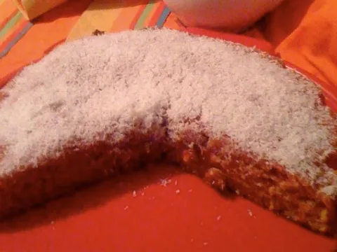 Roza torta od cikle, mrkve, naranče i jabuka