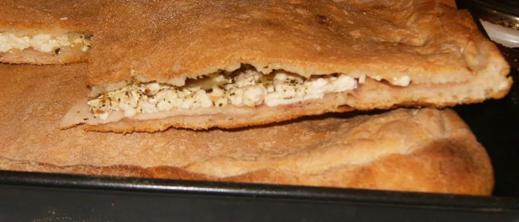 Focaccia i calzone