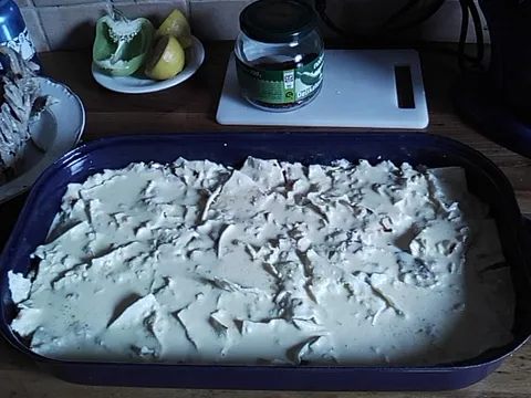 Tirit preliven zadnjom vrhnje-jaja smjesom