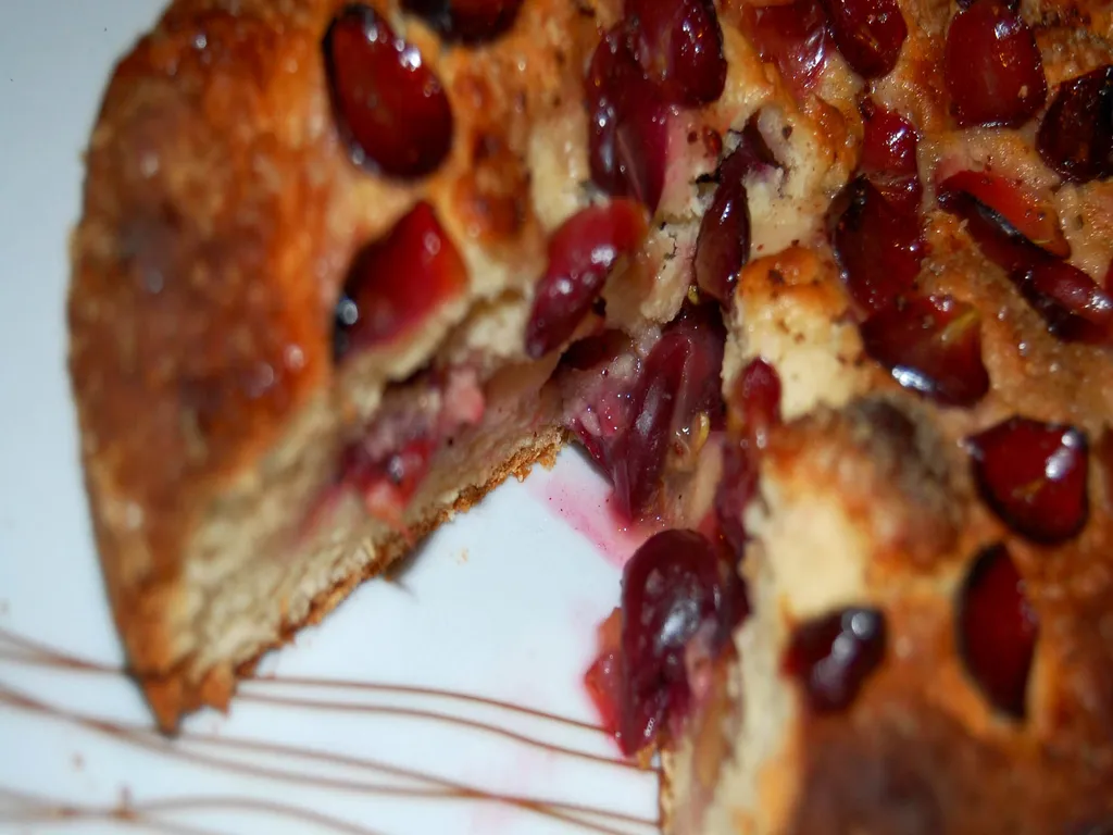 GRAPE AND CINNAMON CAKE