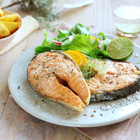 Steaky z lososa s kolieskami pomaranča