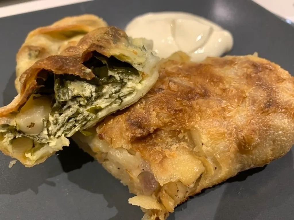 Spanakopita sa mladim zeljem i blitvom