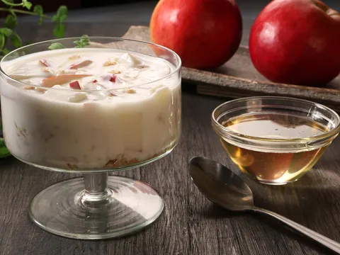 Muesli s jabukom i medom
