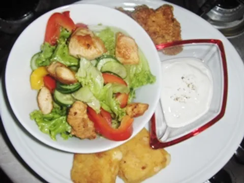 šarena salata sa prženim tofuom