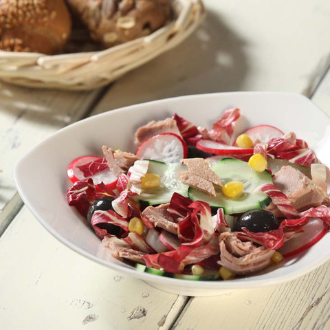 Tunina v dobri družbi