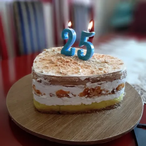 Posna breskva-lešnik torta