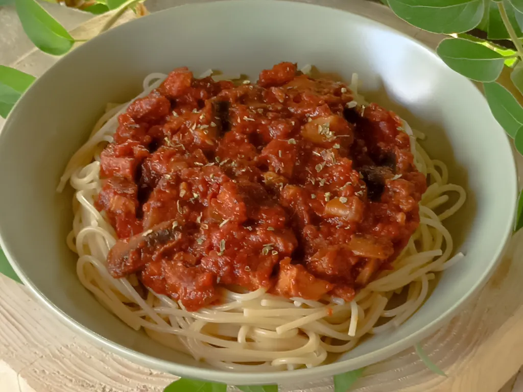 Spaghette u crvenom umaku