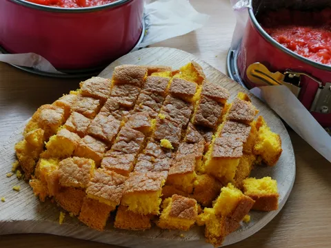 Jednostavna voćna torta - Strawberry or Raspberry