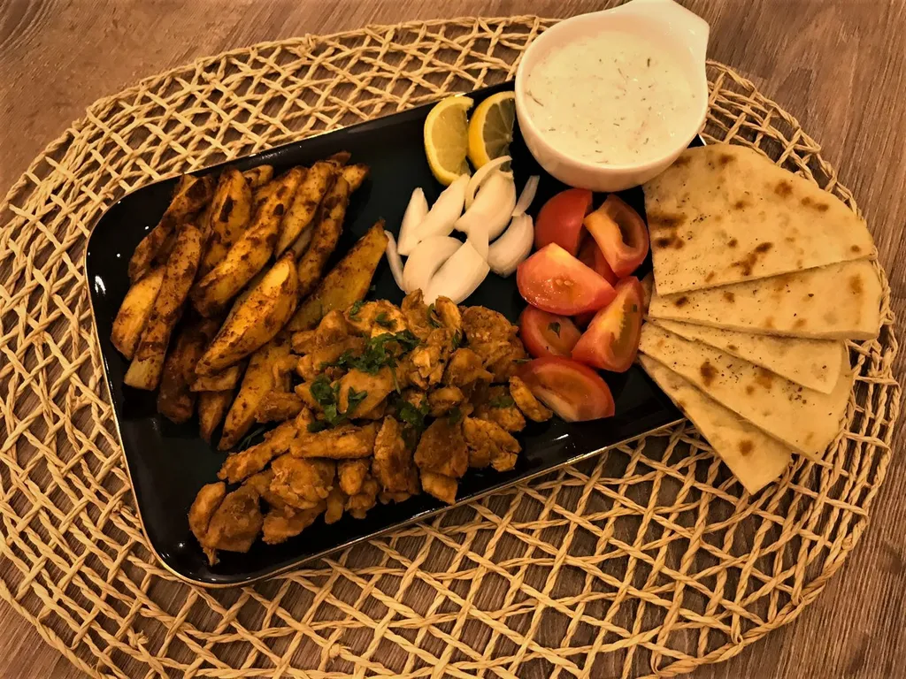 Grčki pileći gyros,grčki pita kruh i tzatziki