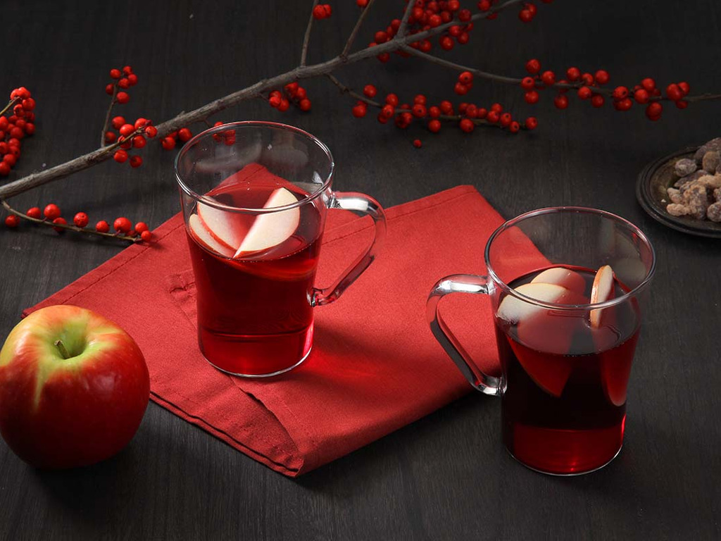 Mirisno kuhano vino s jabukom