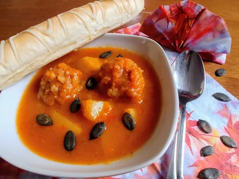 Bundevasto varivo s ćuftama