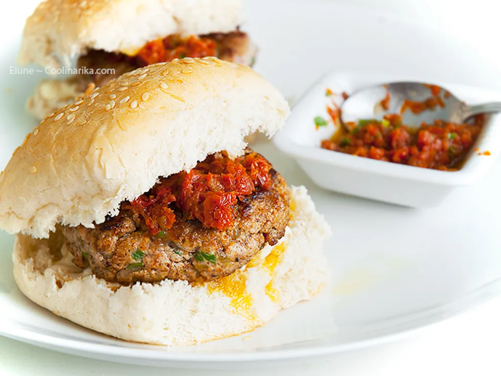 Hamburger sa ricotta sirom