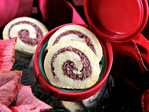 Raspberry-Coconut cookies...